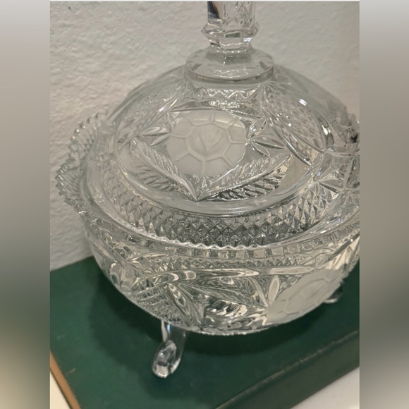 Vintage Rose Detail Cut Crystal Footed Bon Bon Lidded Dish - Picture 2 of 10